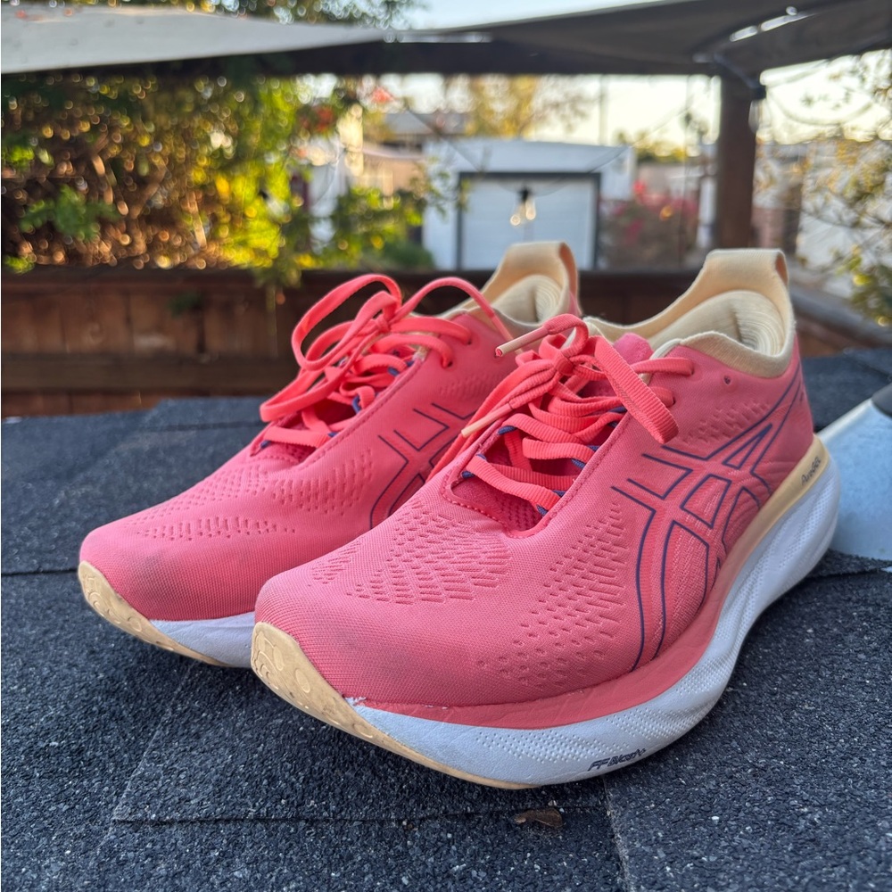 Like new pink hoka running shoes